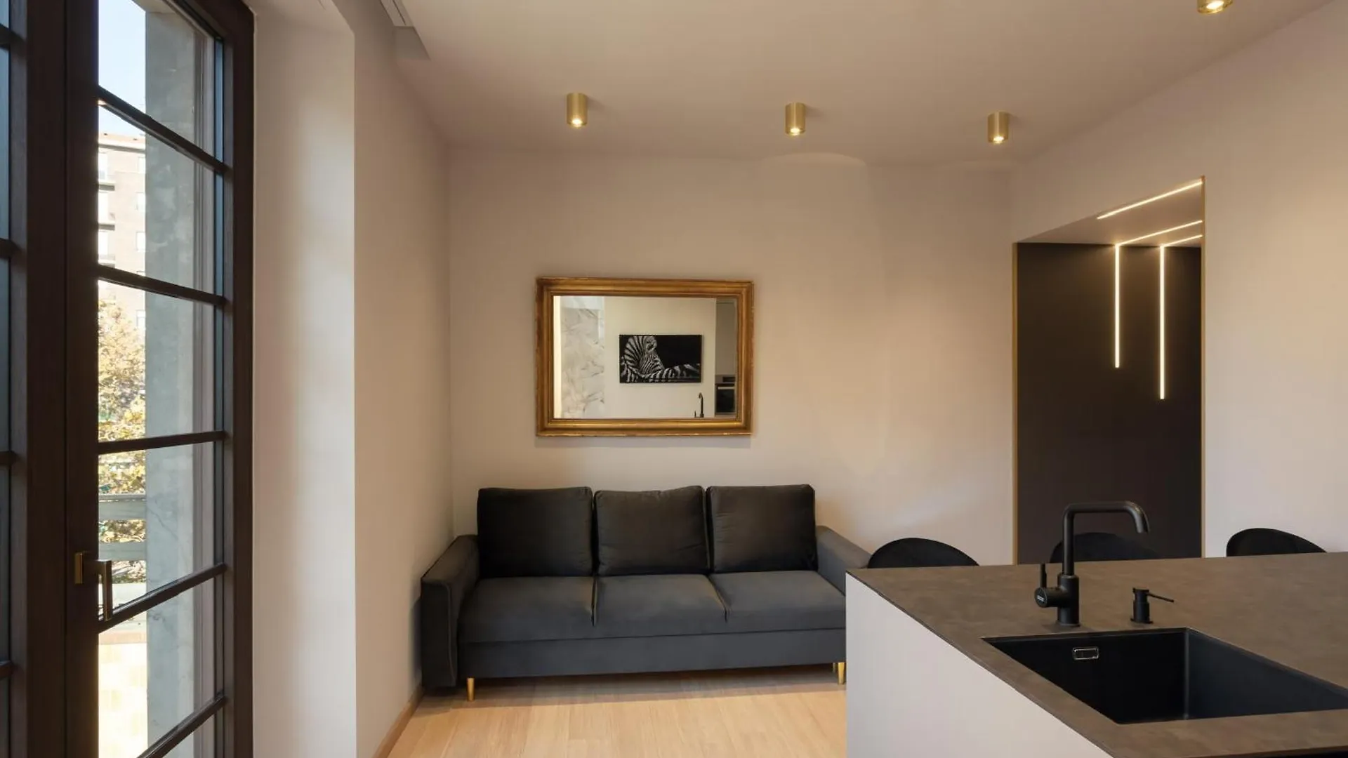 Mei Home: Esclusivo E Moderno Mediolan Apartament
