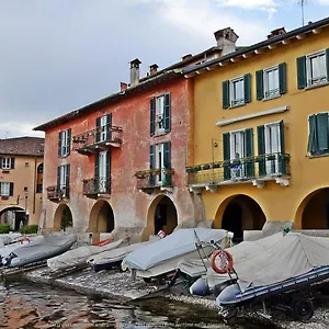  Appartamento Portatorre Suite, A Charming In The Heart Of Como, Free Private Parking, Air Conditioning & More! Italia